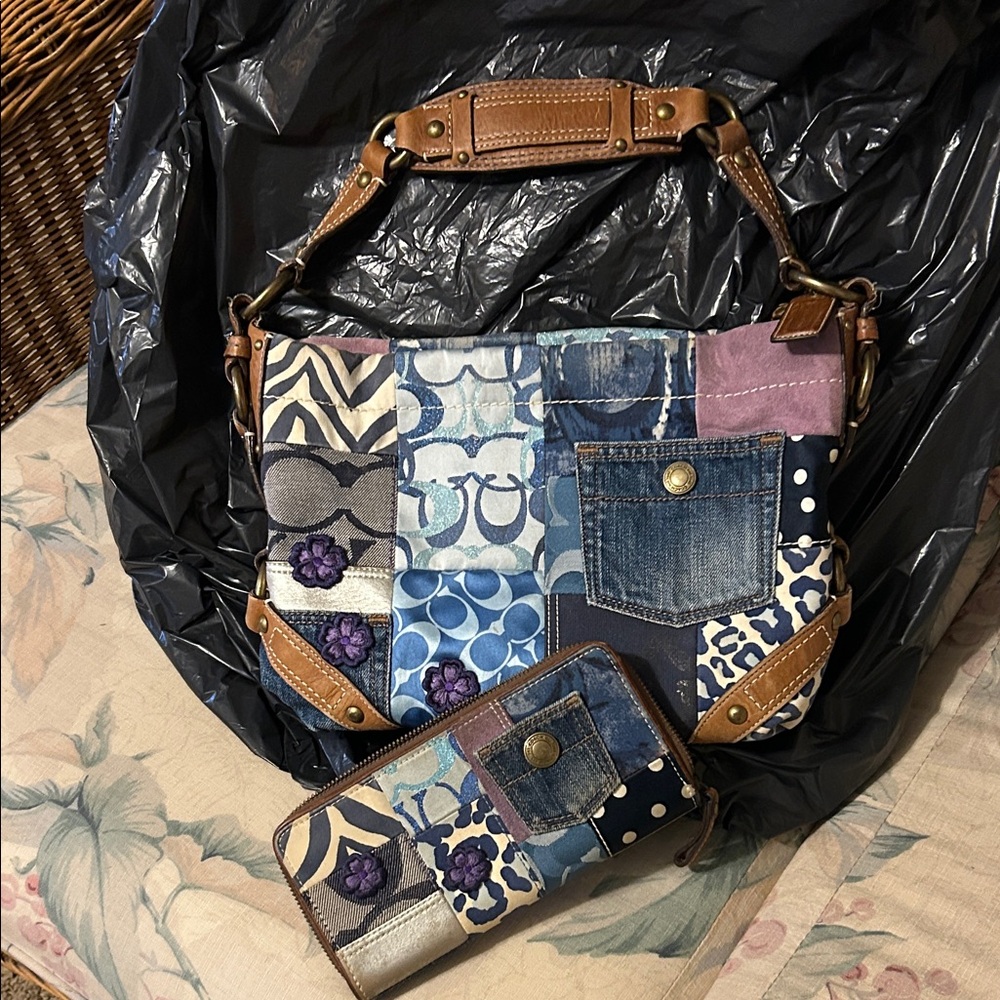 Coach 10814 handbag andWallet Set
